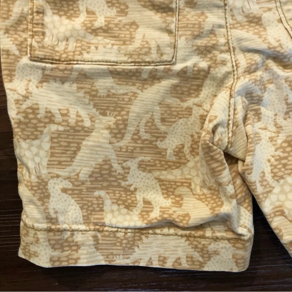 GAP Kid’s Tan & White Dinosaur Print Drawstring Shorts Size 5T